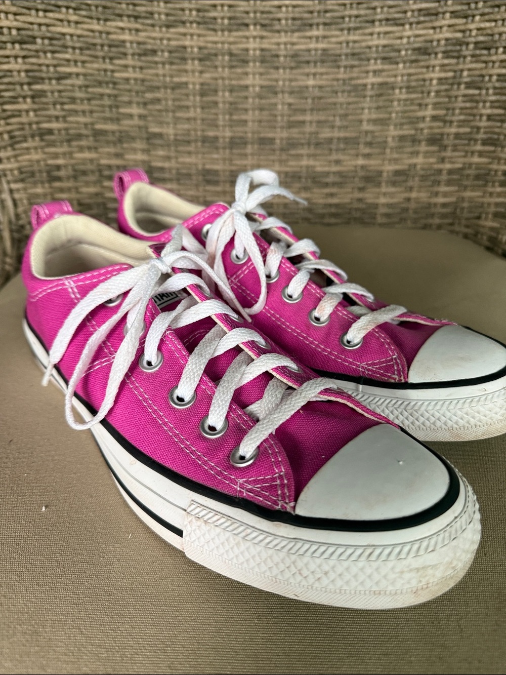 Converse women’s Fuchsia Pink Canvas Low-Top Sneakers with White Accents